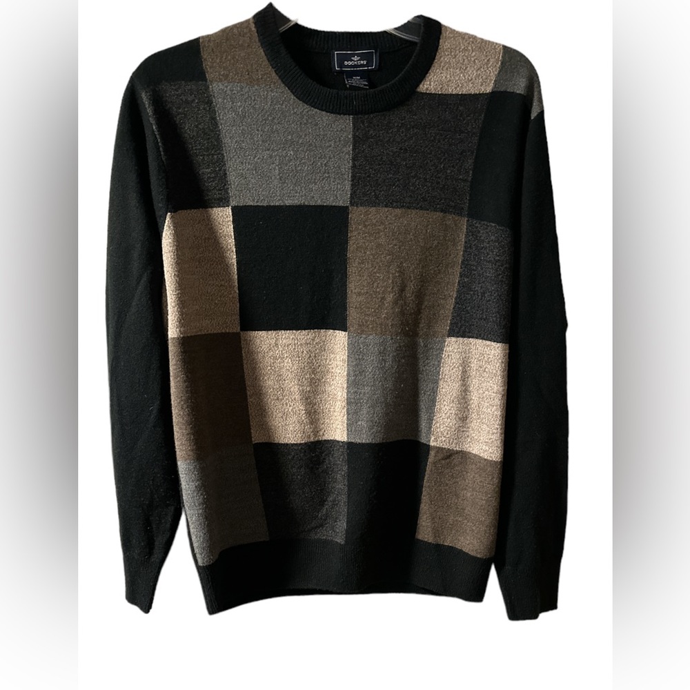 Women Dockers  color block sweater  size M